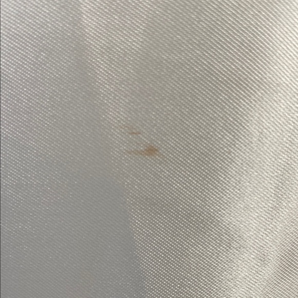 Elegant Vintage Ivory Lace Wedding Gown - Picture 14 of 16